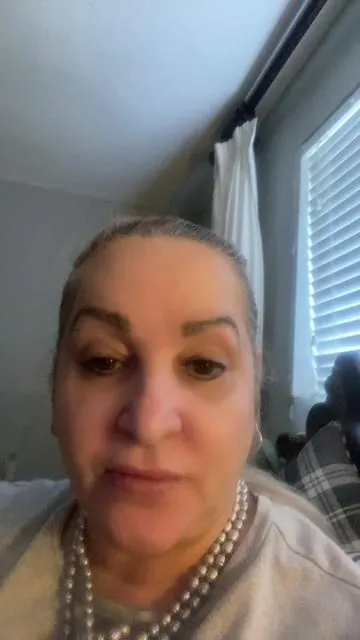 I have posted over two different videos on the Dr. Makaxin products. This is the full set. If you wanna start from scratch this is what I would suggest and I wish I would’ve started with, but if you wanna keep it simple, you can buy the just stroll through my page and then the bottom of the link you will see what they have to offer. It all depends on your budget, but it’s budget friendly soon. They’re gonna have the memorial day sale so we are seeing the prices drop but this is as good as they get you got a lot of bang for your buck and you will see noticeable difference. I cannot mention it enough. I love love I’m obsessed with this product, I’ve been using it for two months go back to my videos and you will see the difference it has made in my life. Highly recommend I give it a 4.8 out of five.