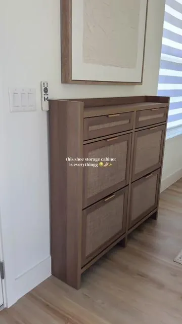 the prettiest shoe cabinet I’ve ever seen 🤌🏼😭  #shoecabinet #shoestorage #homefinds #modernhomedecor #modernhome 