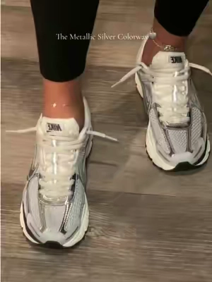 The metallic silver color way 🩶#nikevomero5 #vomero #nike 