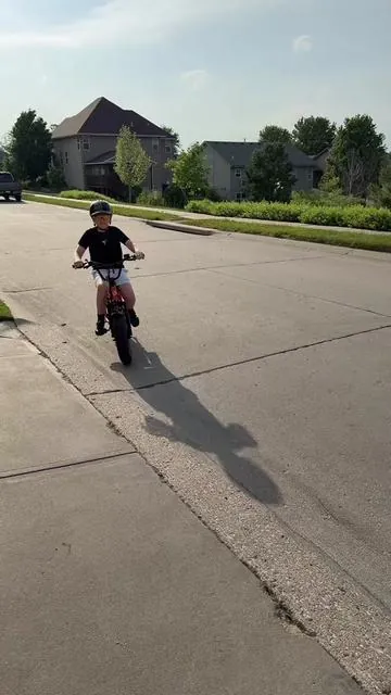 ESKUTE V101 Kids E-bike. Excellent bike for anyone 4’6 up to 6’2. #ebike #electricbike #ebikes #tiktokshopcreatorpicks 