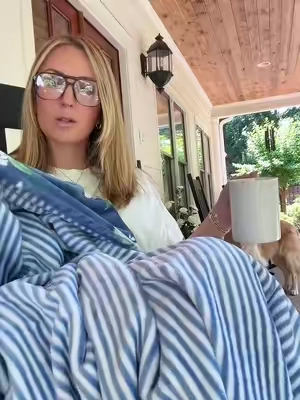 ☁️SO soft!! This 2 in 1 blanket by Draper James is gorgeous and the perfect prints for summer!🤍@QVC, Inc #draperjames #reesewitherspoon #blankets #cozyhome #cozyblanket 