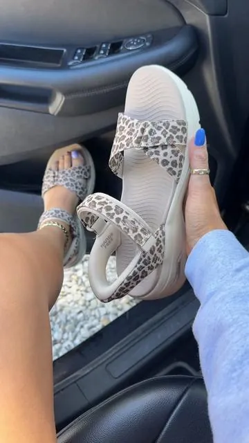@QVC, Inc #skechers #sandals #sandal #walkingshoes #qvcloyaltyprogram 