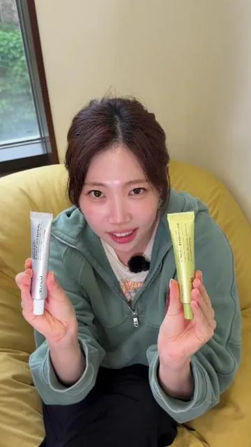 They look similar, but they do very different things 👀 Vitamin C Booster Shot = dark spots & hyperpigmentation (hello underarms). Eraser Shot = ingrown hairs & razor bumps. Know the difference, get the right one for your concern 💚 #Arencia #BoosterShot #VitaminC #EraserShot #tiktokshopmemorialday 