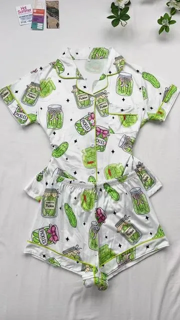 Cucumber print short sleeve pajama set🥒😍#pajamajam #sleepwear #cucumber #Summervibes #spotlightfinds 