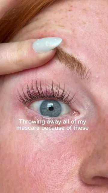 Throwing away all of my mascara 👏🏼 #lashes #lashclusters #lashextensions #lashtutorial #brownlashes 