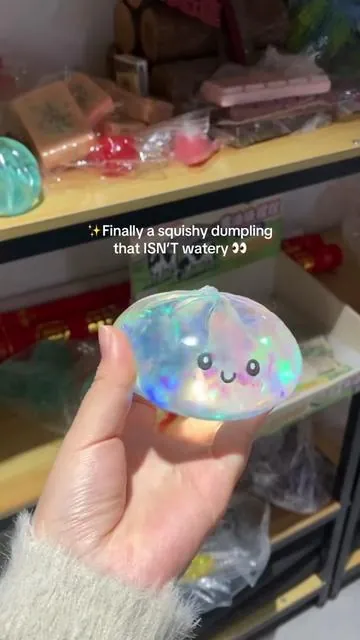 Wait… why is this one SO much better? 😍 #maltosedumpling #squishydumpling #dumplingsquishy #squishytoy #stressrelieftoys 