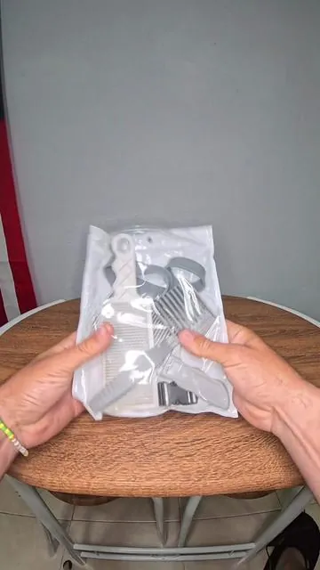 “¿Quieres un corte más fácil y parejo desde casa? ✂️🔥 Este kit guía para cortar cabello te ayuda a hacer fades y cortes más precisos en minutos. Incluye peines guía y banda ajustable para que cualquiera pueda usarlo fácil. Y lo mejor… ¡ahora mismo tiene un excelente precio! 💥 Si te interesa, puedes comprarlo en el carrito naranja encima de mi nombre 🛒” #barber #lovemyself #hair #man #tiktokshop 