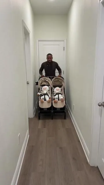 It's super lightweight and perfect for flights or every day outings. #tiktokshopmemorialday #TravelStroller #LightweightStroller  #ToddlerTravel #ToddlerTravelHacks