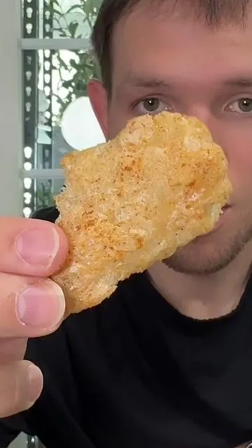 I think I just found my new favorite snack  #porkkinggood #porkrinds #snacks #tiktokshopcreatorpicks #summervibes  