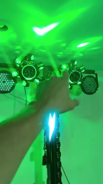 Les bajaron el precio 😱 6 en 1 moving head #SummerVibes #tiktokshopcreatorspicks #tiktokshopmemorialday #partylights #djlights 