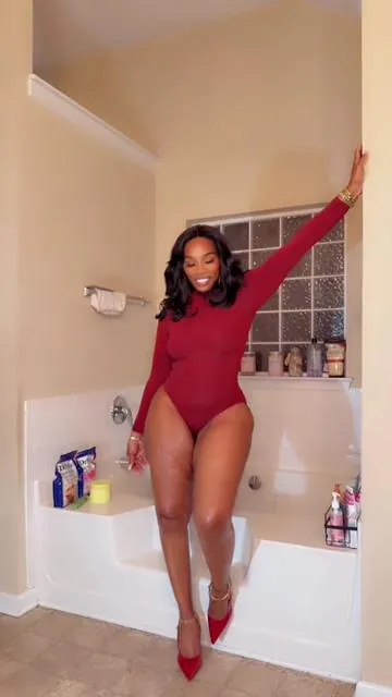 @FeelinGirl LLC  I am FeelinGirl Xs/S #snatch #feelingirl #feelingirlbodysuit #stretchy  