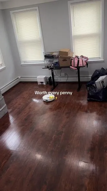 my dreame mop vac robot does it all so I don’t have to 😭🤍 there is no better feeling than waking up to an already clean house ✨ @DreameUS #robotvacuumcleaner #robotvacuum #cleantok #mop #dealsforyoudays 