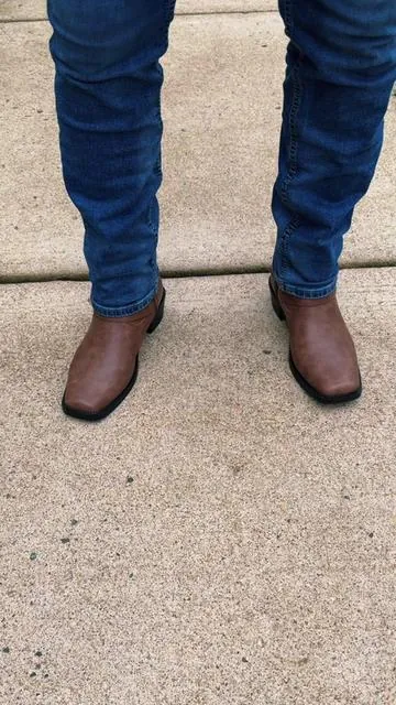 Botas cómodas y elegantes para hombre disponibles en diferentes colores, elige tus favoritas desde el carrito naranja para obtenerlas a un súper precio + envío gratis.  🇺🇸  #bootsformen #botasvaqueras #boots #botasvaqueras #paratii 