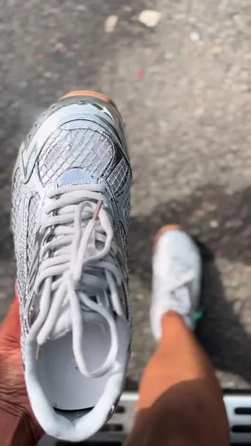 Shop @AKIRA #tiktokshopmemorialday #summervibes #tiktokshopcreatorpicks #silversneakers #shopakira 