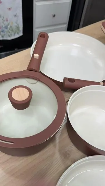 Set de ollas y sartenes con agarraderas removible, utensilios, tapas y más son de la marca CAROTE #TikTokShopCreatorPicks #SummerVibes #DealsForYouDays #TikTokShopMemorialDay #CookwareSet 