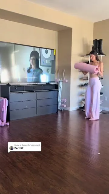 Replying to @flowerc0re Part 5l yall im OBSESSED with my new reformer!!
#effectivepilatesworkout #pilatesprincess #pilatesathome #pilates #fullbodyworkout 