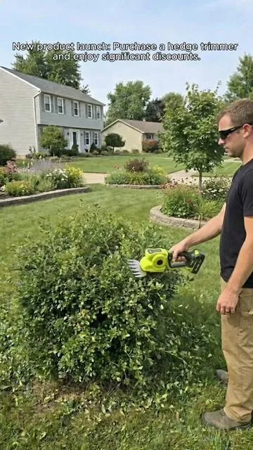 This thing is weirdly satisfying to use. #SEESENewArrivals #fathersdaygift #newarrivals #hedgetrimming #hedgetrimmers 