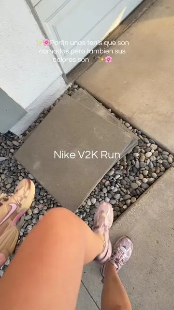 ✨🌸 Nike entendio perfecto la vibra Aesthetic pero con comodidad! @Tillys #nike #nikev2krun #sneakers #tenis #tiktokshopcreatorpicks 