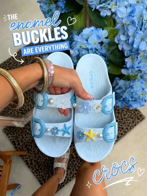 These enamel buckle Crocs are giving all the summer coastal vibes 💙🌊✨ The details make them look so much more expensive than they are! @Crocs #crocssandals #sliponsandals #summervibes #dealsforyoudays #comfysandals 