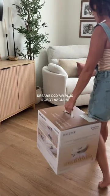 do you know how much time I save now not having to sweep and mop after my kids all day? ALOT I save a lot of time ✨ #dreame #dreametech #cleaninghacks #robotvaccum #homecleaning @DreameUS 