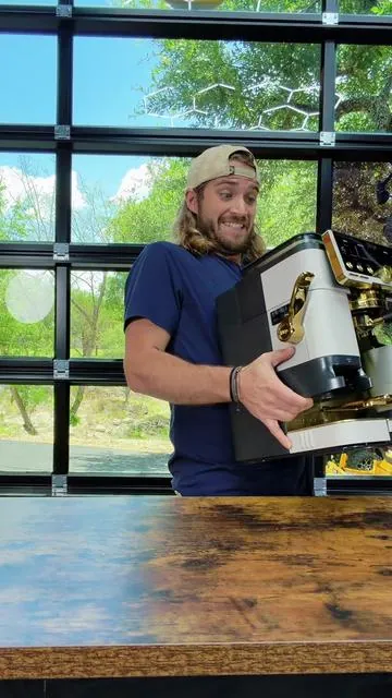 The limited edition Luxe Café Pro Espresso machine from Ninja #espresso #ninjaespressomachine 