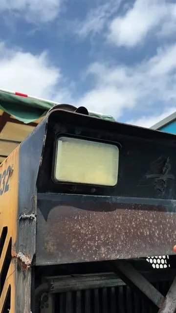 If your headlights are yellow and old, you might not need to replace them. Just try this. #car #auto #tiktokmademebuyit #fyp#tiktokshopblackfridaysale