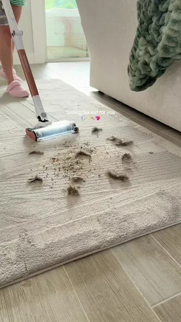 worth all the hype she’s getting 💨🐕 the Shark Flex Reveal Cordless Vacuum is BACK IN STOCK!! 💕🫧 #sharkcordlessvacuum #cordlessvacuum #vacuumcleaner #vacuum #cleanhome 