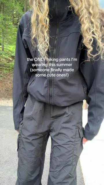 #hikingoutfits #hikingpants #hikingszn #hikingtiktok #gorpcorefashion 