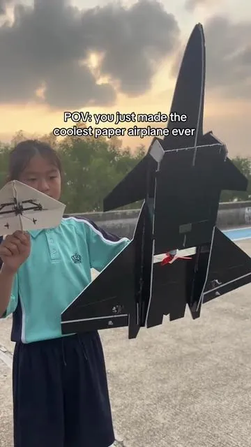 The magic of controlling paper planes #rc#paperplanes #rctoy #TikTokShopDealsforYouDays #summerwins 