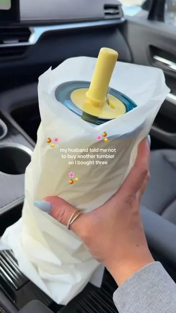 Replying to @antboi6️⃣7️⃣ these color combos are everyyything🍊☀️🌸

@Rainblow House #summerwins #dealsforyoudays #tumbler #tumblers #tumblersoftiktok 