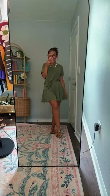 love a two piece set that actually covers the  🍑. This is so good!!!! 