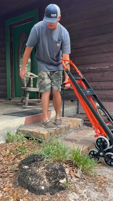This Stair Climbing Utility Cart is Designed to move boxes, tools, and luggage up and down stairs. #stairclimber #cart #handtruck #homeimprovement #dealsforyoudays @VEVOR Outdoor Store 