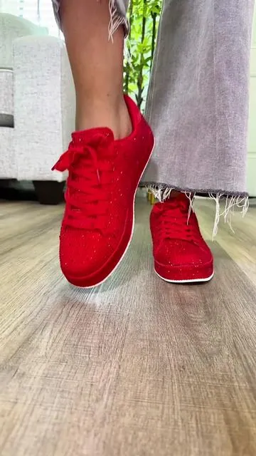 De esos zapatos que hacen ver un outfit básico mucho más bonito sin esfuerzo ✨👟 #sneakers #zapatos #summerVibes #tenis #tiktokshopcreatorpicks 