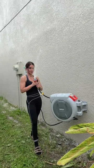 POV: pasaste años peleando con una manguera cuando la solución ya existía. 😂💦@hazloporti25 @thepawk #GardenMustHave #HomeHack  #OutdoorLiving #GardenTools   