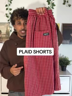 I wasn’t a fan of long shorts… until now #shakawear #baggyshorts #Summer