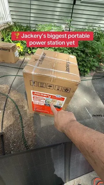 ⚡ HomePower 5000 Plus = Serious Whole-Home Backup Power 🔋 5040Wh LiFePO4 Battery Capacity ⚡ 7200W Continuous AC Output 🚀 14,400W Surge Capacity 🏠 120V / 240V Dual-Voltage Output 🔌 Can Power Large Appliances, Well Pumps, HVAC, EV Charging & More 📈 Expandable Up To 60kWh 🔋 LiFePO4 Battery Rated for 10+ Years of Use 📱 Smart App Monitoring & Control 🚚 Portable Design with Wheels 🛡️ Designed for Home Backup, RVs, Off-Grid & Emergency Preparedness Whether you’re preparing for storm season, backing up your home, powering an RV adventure, or running demanding equipment, the HomePower 5000 Plus delivers the kind of power most portable stations simply can’t match. #solargenerator #jackerysolargenerator #offgrid #flippinghouses #jackery @Jackery Direct 
