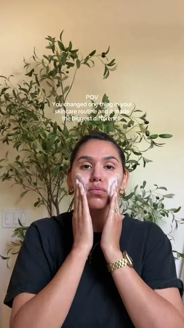 TikTok shop has the best deal I’ve seen so I had to stock up!  #CleanSkinClub #skincareroutine #SkincareTok #AcneProneSkin #tiktokshopfindsfyp  @Clean Skin Club  Skin care routine  Acne prone skin  Sensitive skin Skin care  Damaged skin barrier  Disposable towels  TikTok shop skincare TikTok shop deals  TikTok shop finds  