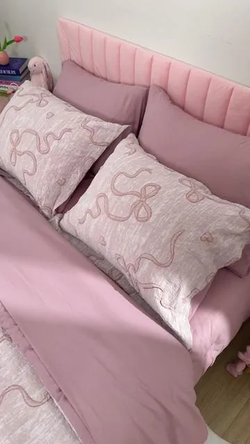 One bedding refresh later... ✨ And somehow my girl has the room I used to dream of when I was her age 🥹💜 The bows. The hearts. The prettiest lilac color. I'm obsessed 🎀  #DealsforYouDays #SummerWins  #dealsforyoudays #FathersDayGift #biggirlroom  