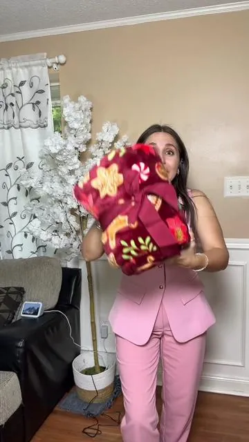 Cobija de navidad #tiktokshopcreatorpicks #summerturnup #dealsforyoudays #qvc #navidadentiktok 