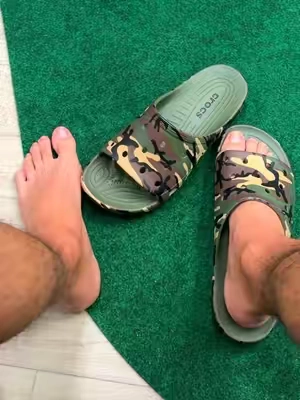Crocs Men’s Saturday Slide Sandals #crocs #sandals #tiktokshopcreatorpicks  #slides #DealsForYouDays @Crocs 