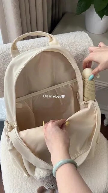 Such a cute color 🤍🥥🐰#SummerVibes #backtoschool #backpack #whatsinmybag #collegebag 