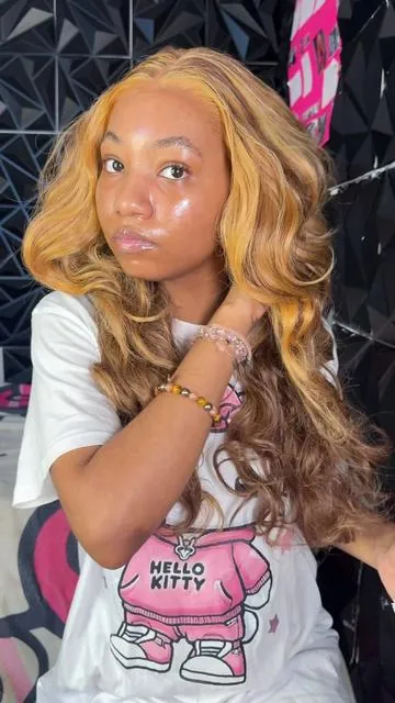 Synthetic wigs get dry & tangled fast 😩 This detangling spray brings them right back soft, smooth, and easy to comb through ✨ #syntheticwig #detanglingspray #wigcare #wigmaintenance #gluelesswig     