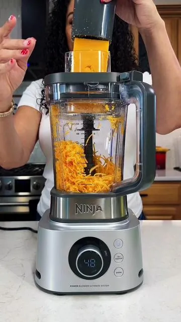 This Ninja Foodi Power Blender Ultimate System is the best food processor and blender that I have ever seen 👀 #blender #foodprocessor #ninjafoodi #mealprep #kitchenhacks 