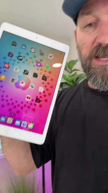 Apple iPad 7th Gen (Wi-Fi + Cellular) 📱 ✅ 10.2” Retina Display ✅ Wi-Fi + Cellular Ready ✅ Touch ID Fingerprint Security ✅ Apple Pencil (1st Gen) Compatible ✅ Great for School, Streaming & Browsing ✅ Refurbished – Excellent Condition ✅ Includes Warranty Perfect for YouTube, Netflix, FaceTime, homework, email, social media, and everyday use! #iPad7thGen #AppleiPad #RefurbishediPad #TabletDeal #AppleTech