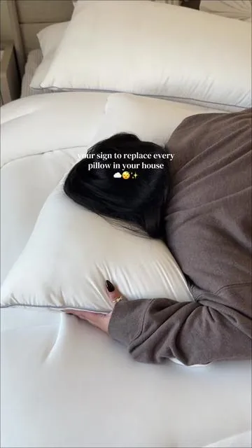 nothing upgrades a bed faster than fresh pillows ☁️✨ @Mellow Sleep  #hotelpillows #coolingpillow #bedroomreset #hotelbedding #luxurybedding 