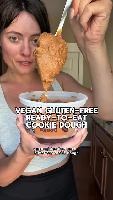 Vegan gluten-free ready-to-eat cookie dough 🍪🌱 #vegan #plantbased #protein #cookiedough #dairyfree 
