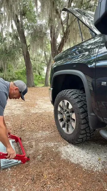 These tire steps are a great addition to a mechanics tool set. #mechanic #mechanictools #enginework #tools #dealsforyoudays 