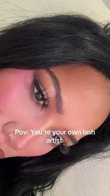 Switched it up #fyp #girltok #lashextensions #lashclusters #lashartist 