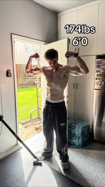 So far we up 5 pounds, losing the abs but triceps looking thick. Follow to watch me get insanely jacked  #bodybuilding #dealsforyoudays #gymtok #nattyornot 