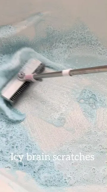 Love a good brain scratch #scrubbrush #sudsy #ajaxpowder #icecleaning